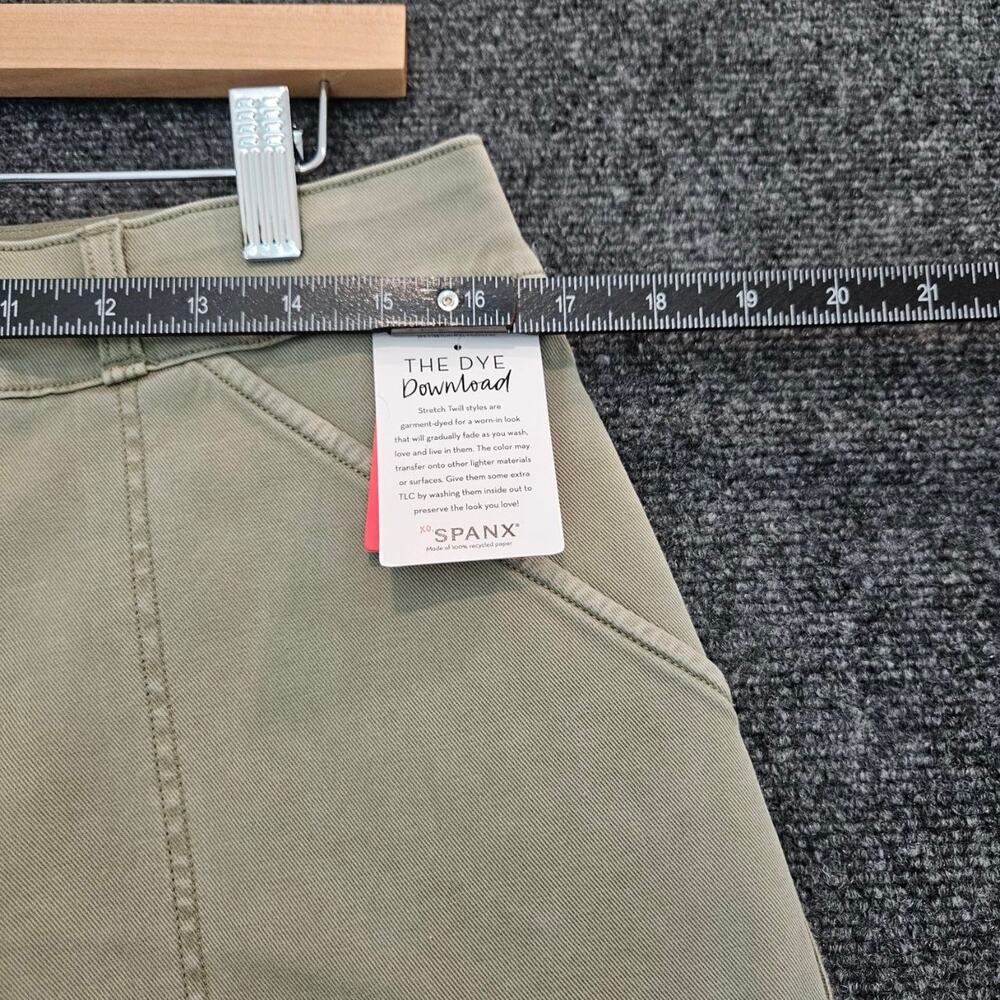 NWT SPANX The Perfect 6" Twill Utility Shorts Olive green Size Large - Picture 3 of 8